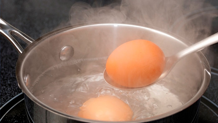Quanto tempo leva/demora para ferver um ovo? | Tomar, Levar, Pegar e Tirar – parte 5 | Inglês Todos os Dias #428
